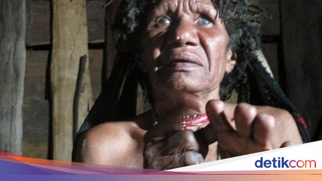 Tradisi Potong Jari, Bukti Cinta dan Kesetiaan Mama-mama Suku Dani