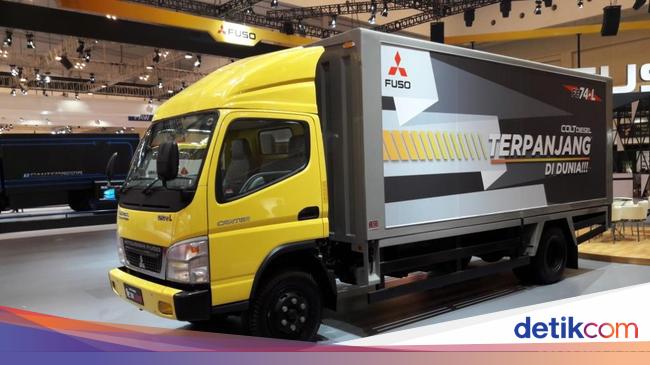 Mitsubishi Colt  Diesel  Terpanjang di Dunia Daya  Angkut  