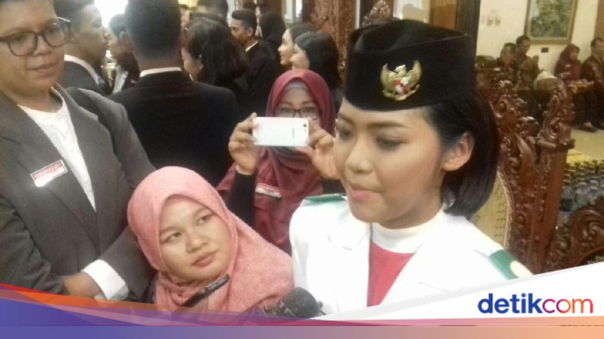 Ditunjuk 1 Jam Sebelum Upacara, Fariza Deg-degan Bawa Baki Bendera