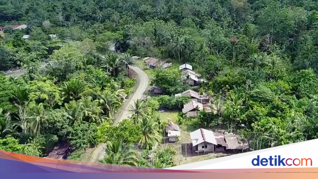 Senangnya Warga Desa Ampas di Papua Tak Lagi Gelap Gulita