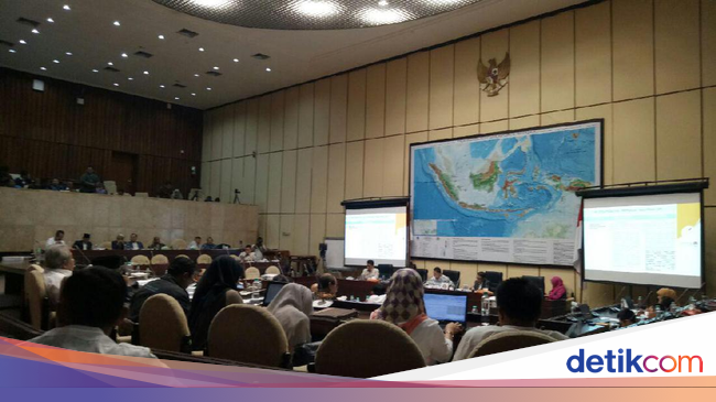 Bahas PKPU Pemilu 2019 KPU Rapat dengan DPR Bahas PKPU Pemilu 2019 KPU Rapat dengan DPR
