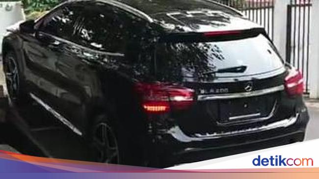 Hadiah Mercy Baru untuk Dul Deretan Kendaraan Mewah Raffi Hadiah Mercy Baru untuk Dul Deretan Kendaraan Mewah Raffi