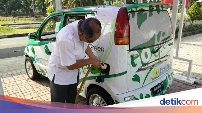 Lebih Irit Mana Ongkos Bahan Bakar Mobil Listrik atau BBM 