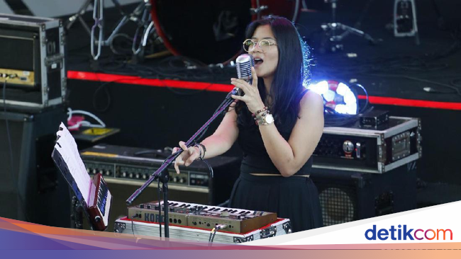 Menyambut Senja Bersama Danilla