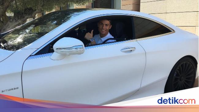 Queuing for more than 6 hours, Ronaldo’s luxury car does not get gasoline due to the fuel crisis in England