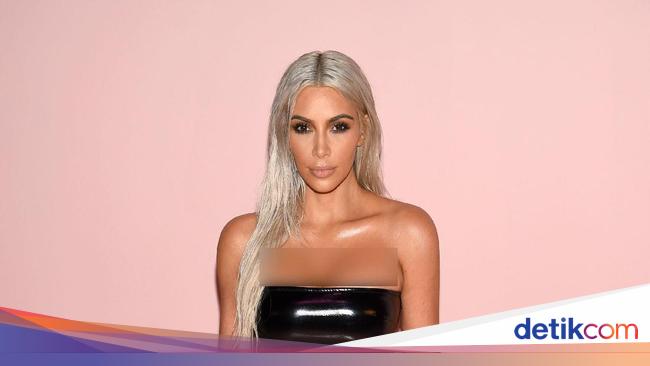 Terungkap Kim Kardashian Juga Pakai Makeup Di Bagian Kaki