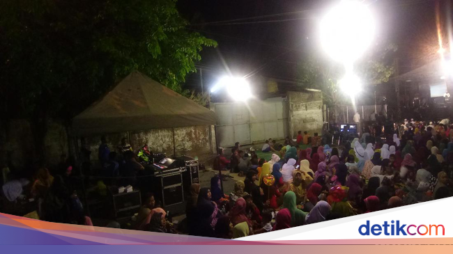 GP Ansor Surabaya Gelar Nobar Film G30S/PKI, Warga Antusias