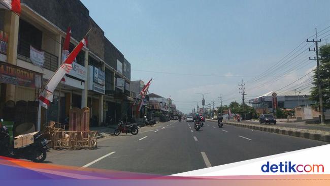 Buang Uang Curian di Jalan Raya Warga Jember  Diamankan Polisi