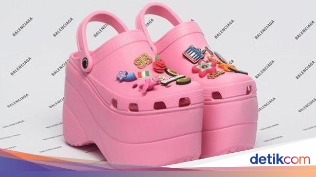 Belum Resmi Dirilis Sepatu  Balenciaga  Model  Crocs Rp 11 