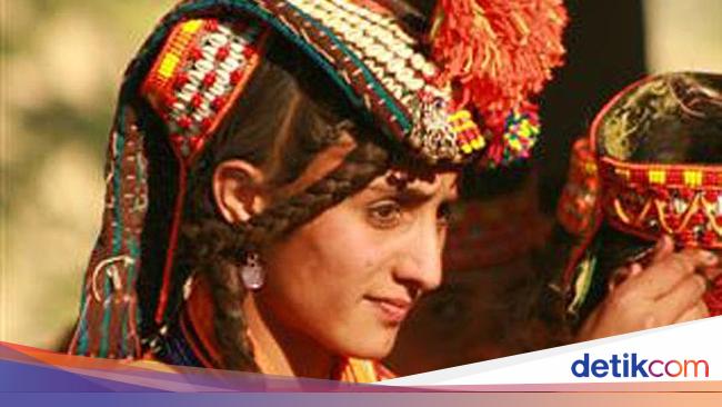 Foto  Suku di Pakistan yang Berwajah Orang  Eropa   Foto  Suku di Pakistan yang Berwajah Orang  Eropa