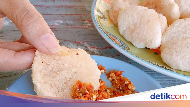  Sedap  Cireng  Kenyal Dicocol dengan Sambal Super Pedas