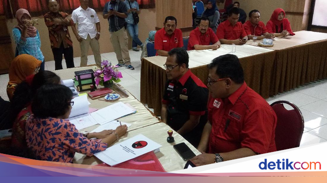 PDIP Terdaftar Sebagai Parpol Pertama di KPU Surakarta