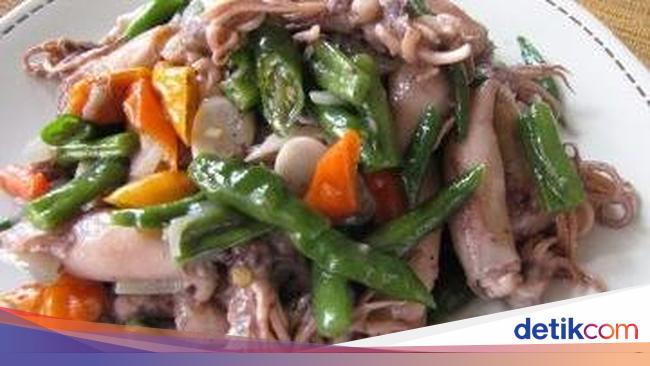 Masak Apa Hari Ini: Gulai Daun Ubi dan Cumi Cabe Hijau 