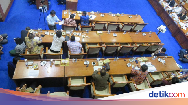 Rapat Anggaran Jonan Dihadiri 14 Anggota DPR