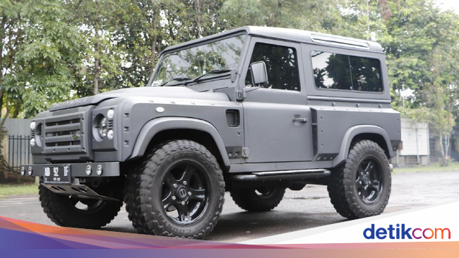 Mobil Perang Land Rover Defender Menolak Jadi Tua