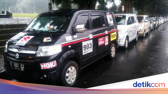 Ini Dia Cara Mudah Membersihkan Bekas Stiker di Mobil Ini Dia Cara Mudah Membersihkan Bekas Stiker di Mobil