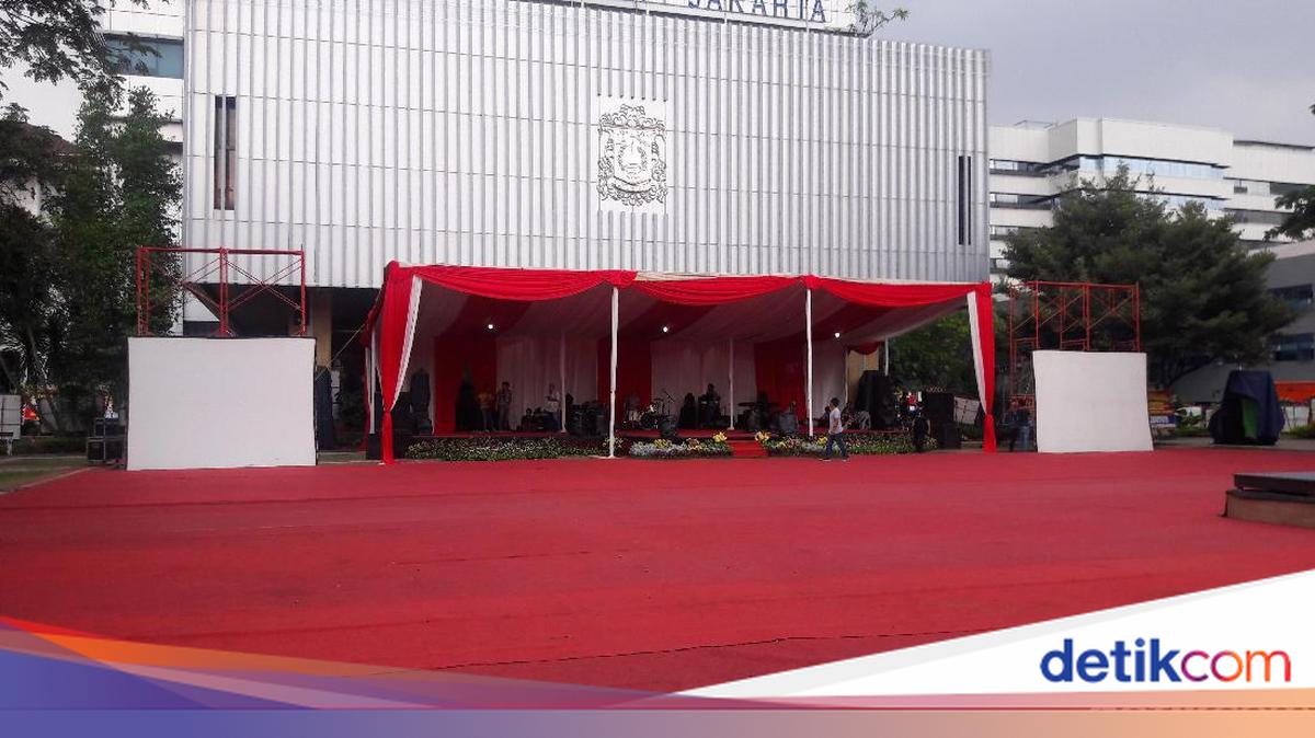 2 Layar Besar dan Kacamata Virtual Reality Disiapkan di Balai Kota