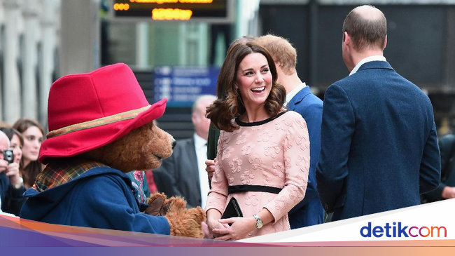 Foto: Cantiknya Kate Middleton Bergaun Pink Saat Dansa 