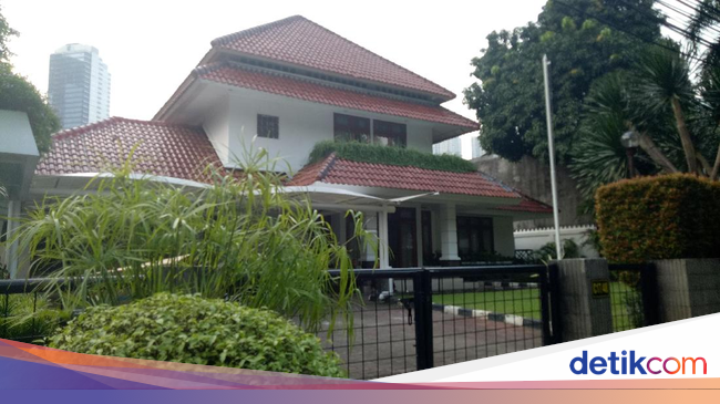 Maling Gondol iPhone di Rumah Dinas Sandiaga Uno