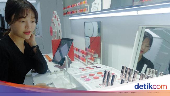 Serunya Bikin Lipstik Gradasi di Gerai Laneige Korea