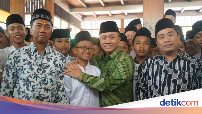 Hari Santri, Ketua MPR: Saatnya dari Ponpes Lahir Juara Hari Santri, Ketua MPR: Saatnya dari Ponpes Lahir Juara