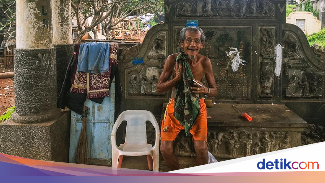 Potret Jakarta, Orang Tinggal di Kuburan