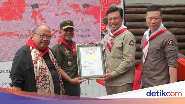 Hari Sumpah Pemuda Ekspedisi 28 Gunung Jadi Rekor Dunia