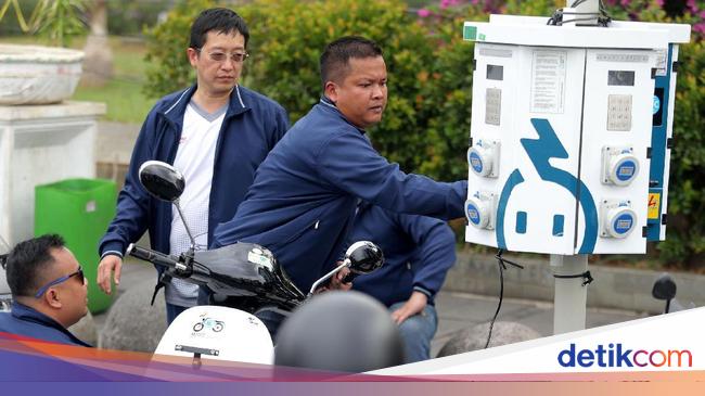 Motor Listrik Viar Q1 Tidak Bisa Swap Baterai dengan Gesits