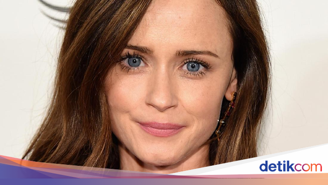 Foto: Alexis Bledel, Usia 36 Tapi Wajahnya Tetap Unyu-unyu