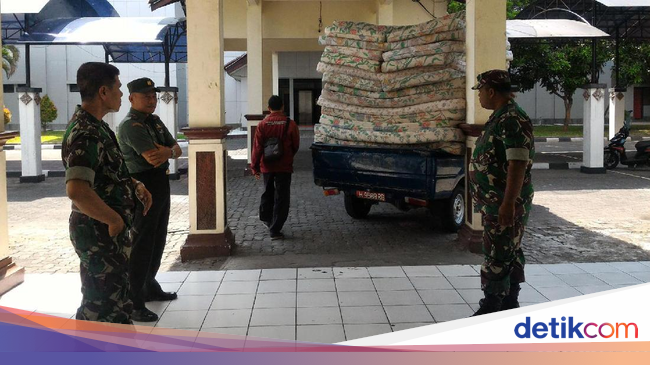 Asrama Haji Tambah Tempat Tidur untuk Relawan Jokowi Asrama Haji Tambah Tempat Tidur untuk Relawan Jokowi