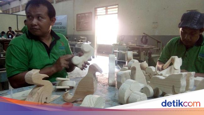 Puluhan Calon Wirausaha  Jepara Dilatih Olah Kerajinan  dari 