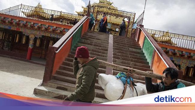 7 Pemakaman Dengan Ritual Unik Di Berbagai Negara