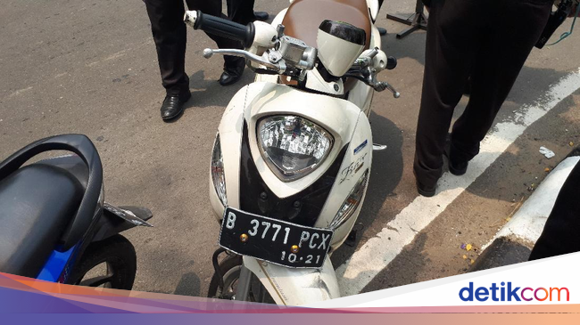 sekolah nggak izin surat masuk dan SMK Pakai Tak Helm Masuk Jalur Siswi Cepat, Ditilang 2