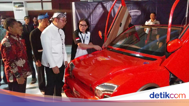  Ridwan  Kamil  Soal Mobil Listrik  Itenas Ngageleser