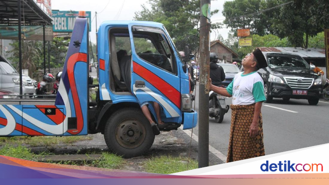 Begini Kondisi Tiang Telepon di  Magelang  Setelah Ditabrak 