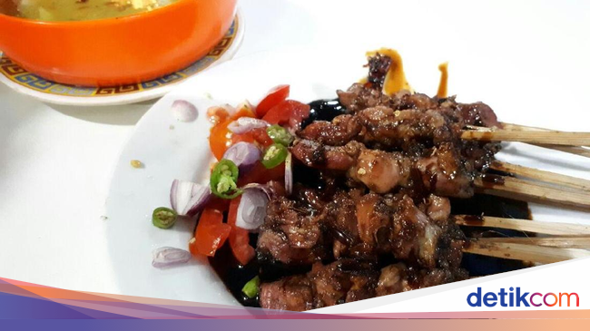 Slawi Ayu: Nikmatnya Sate Kambing Gaya Tegal dengan Bumbu 