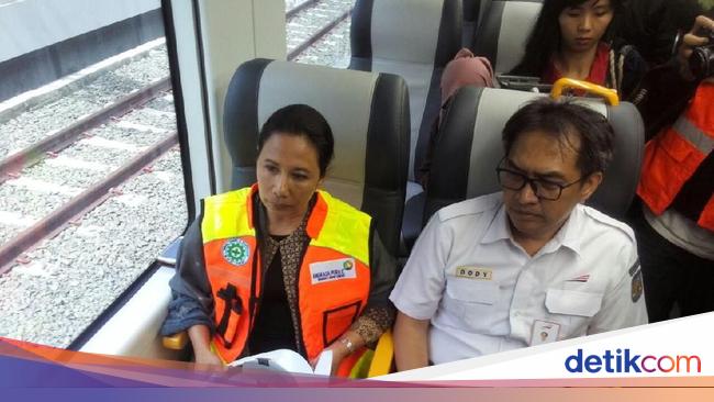 Dikelilingi Dirut BUMN, Rini Jajal Skytrain dan Kereta 