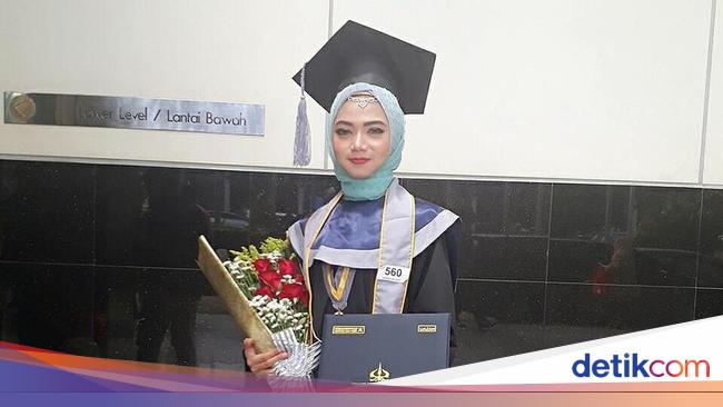 30+ Trend Terbaru Baju Wisuda Kartun Cerita Wisuda