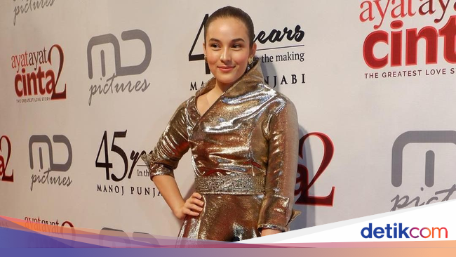 Gaya 10 Selebriti Hadiri Premier Ayat-ayat Cinta 2, Siapa 