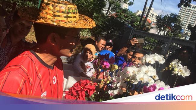 Sandiaga Perkenalkan Salam Semua Agama Ala Jokowi