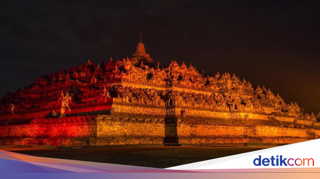 Malam Tahun Baru di Candi Borobudur, Ada Balon LED yang Cantik