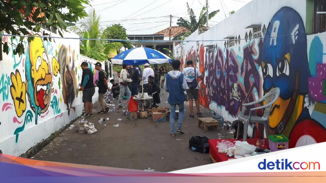 Cantiknya Kampung Warna-Warni dan Kolaborasi Seni Grafity 