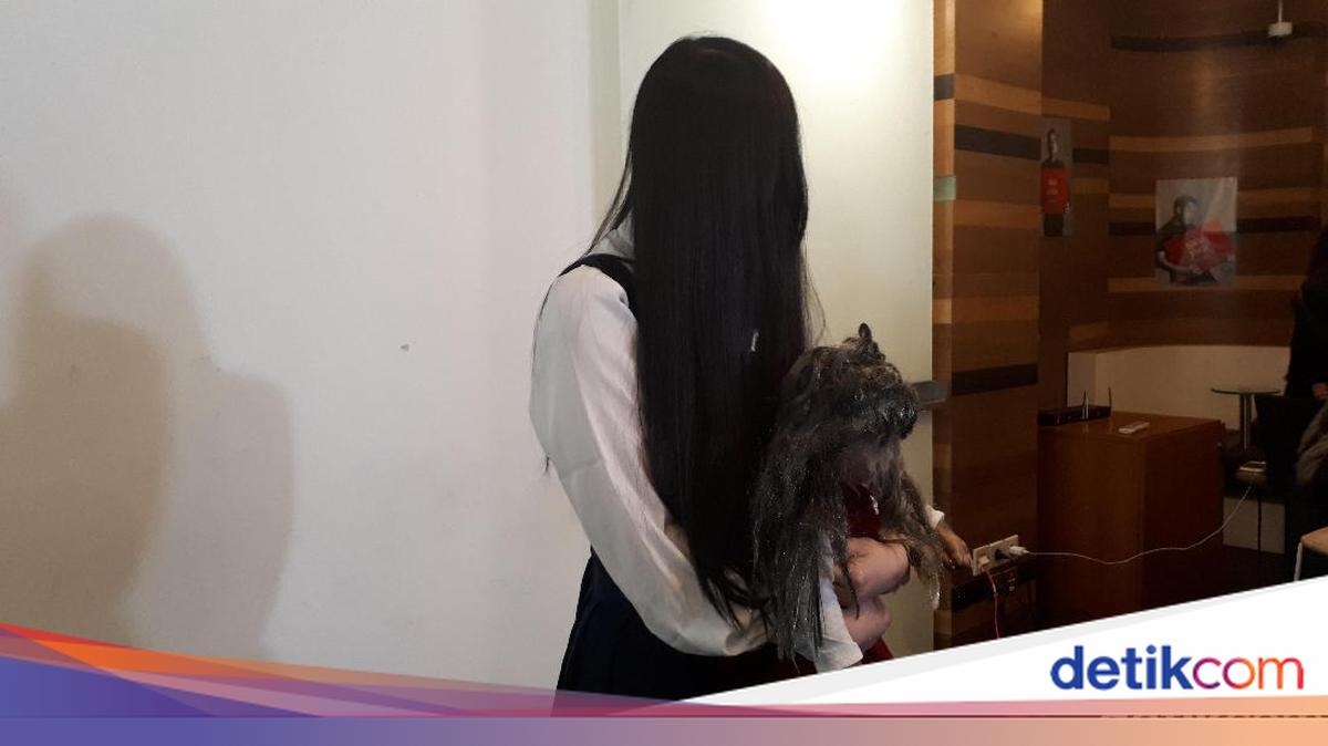 Riani, Teman Imajinasi yang Jadi Inspirasi Penampilan Seram The Sacred ...