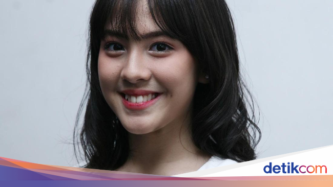 4 Fakta Zara JKT48, Pemeran Euis dalam Film 'Keluarga Cemara'