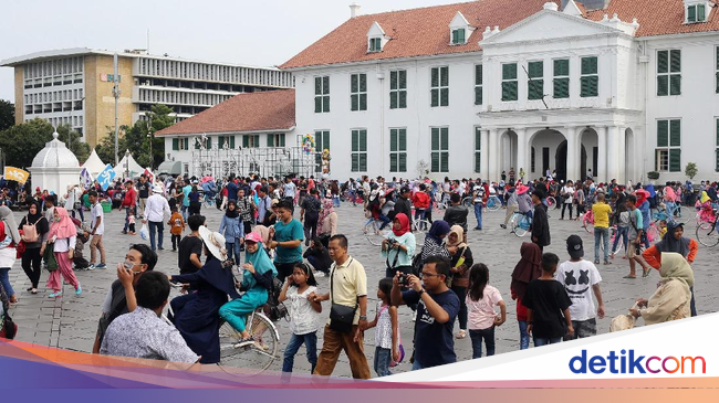 2 Panggung Seni Disiapkan di Kota  Tua  Jakarta  Saat Malam 