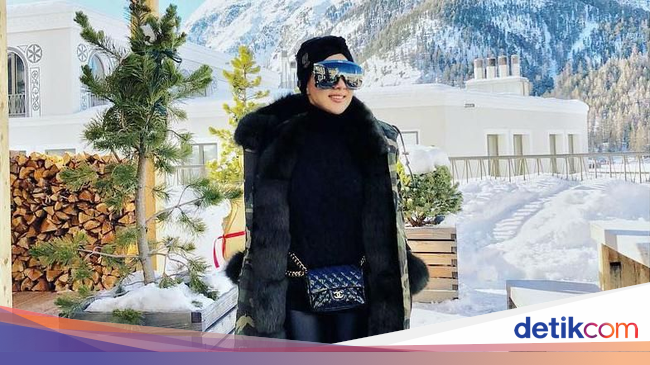 Foto Intip Gaya Fashion Miliaran Rupiah Syahrini Liburan 