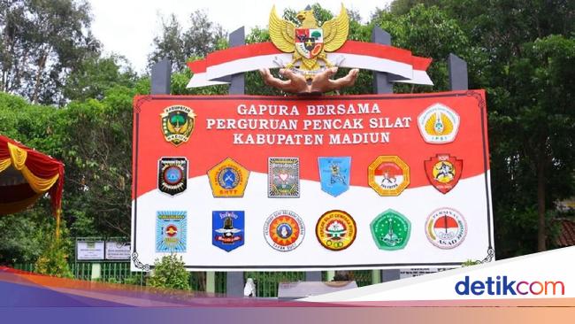 640 Gambar gambar gapura psht Terkini