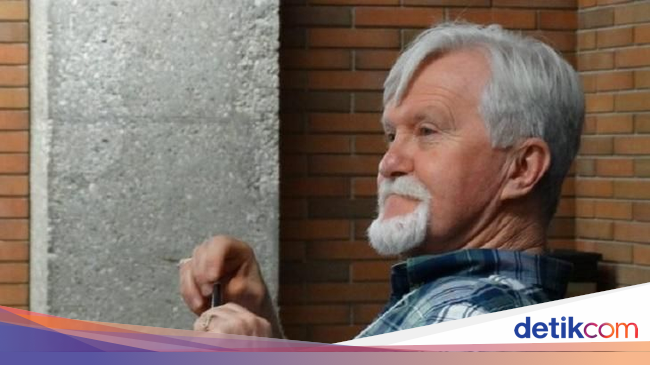 Patah Hati Pria Ini Ogah Buka Kado Natal dari Mantan Patah Hati Pria Ini Ogah Buka Kado Natal dari Mantan