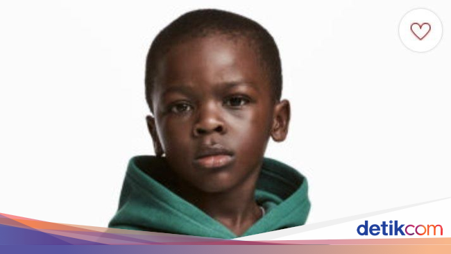 Anak Kulit Hitam Jadi Model Baju Bertuliskan Monyet H M Anak Kulit Hitam Jadi Model Baju Bertuliskan Monyet H M