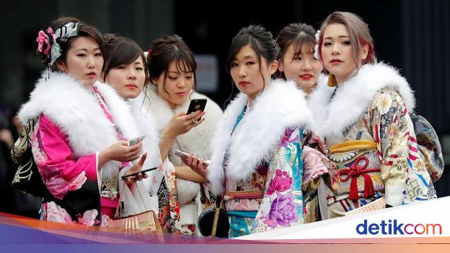 Japanese women offering to move from Tokyo for millions of Rupiah